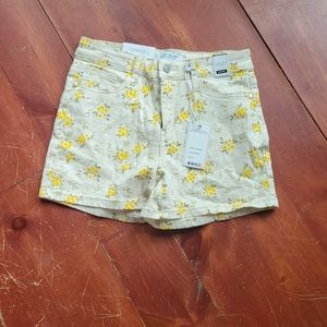 Judy Blue floral midrise shorts